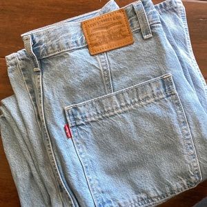Levi’s high loose cargo jeans!